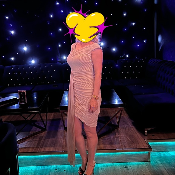 Elegant dress one time used for shooting - Picture 6 of 16